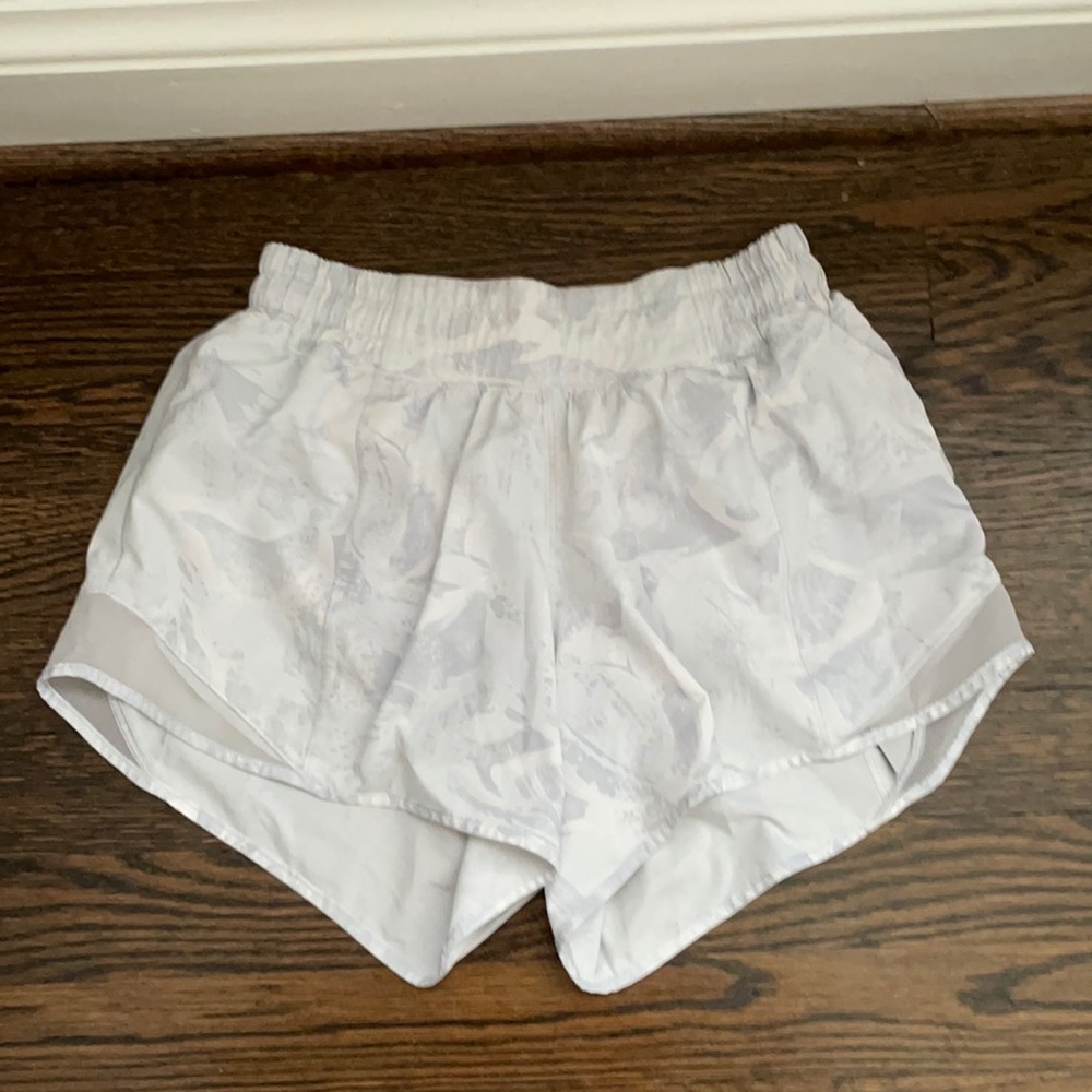 Lululemon Hotty Hot II Short *Long 4”